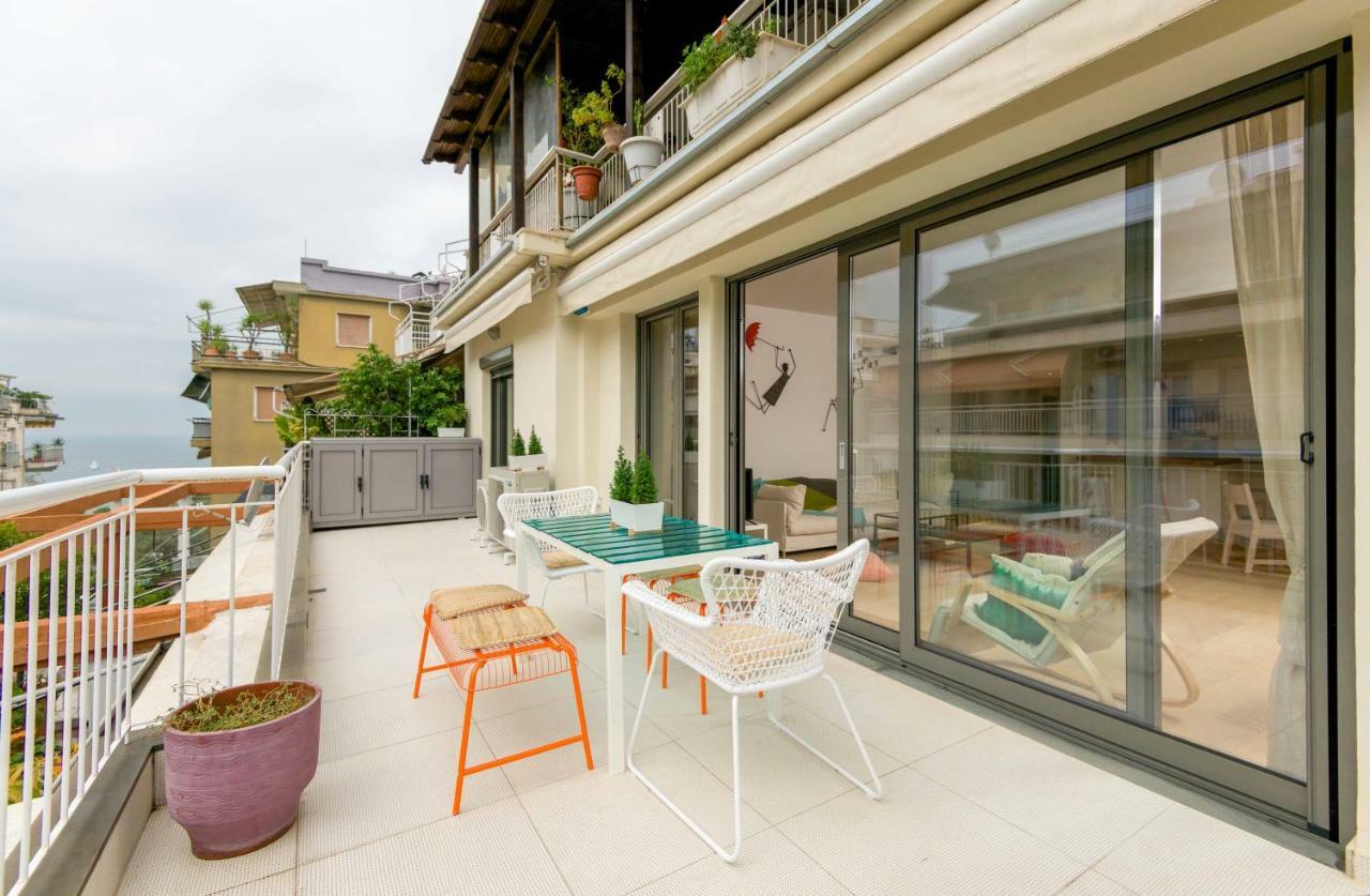 Stylish 3-Bedroom Apartment & Terrace Thessaloníki Exteriör bild