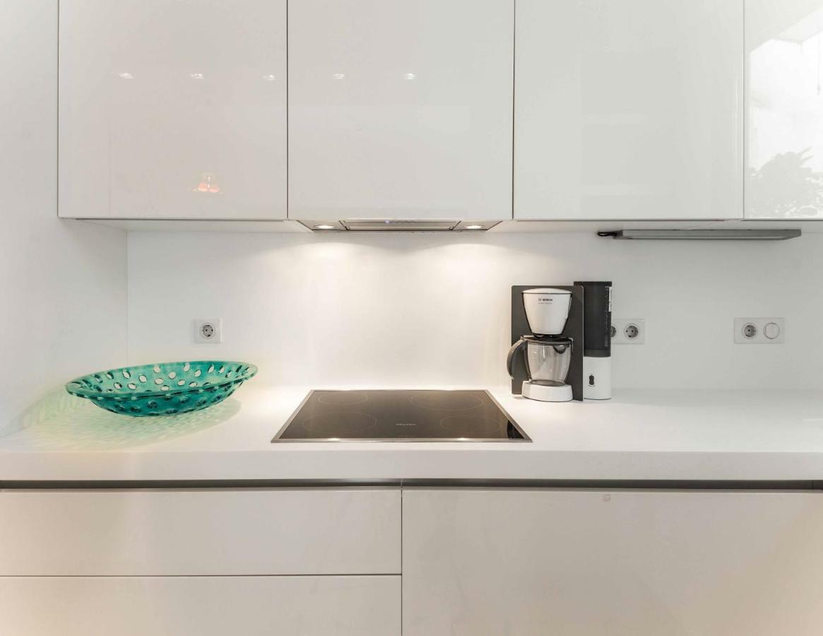 Stylish 3-Bedroom Apartment & Terrace Thessaloníki Exteriör bild