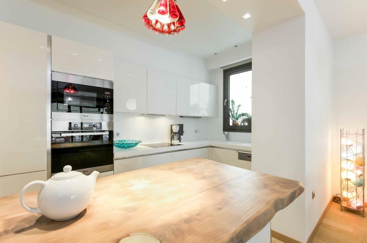 Stylish 3-Bedroom Apartment & Terrace Thessaloníki Exteriör bild