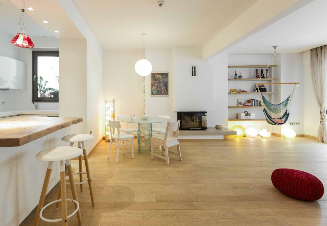 Stylish 3-Bedroom Apartment & Terrace Thessaloníki Exteriör bild