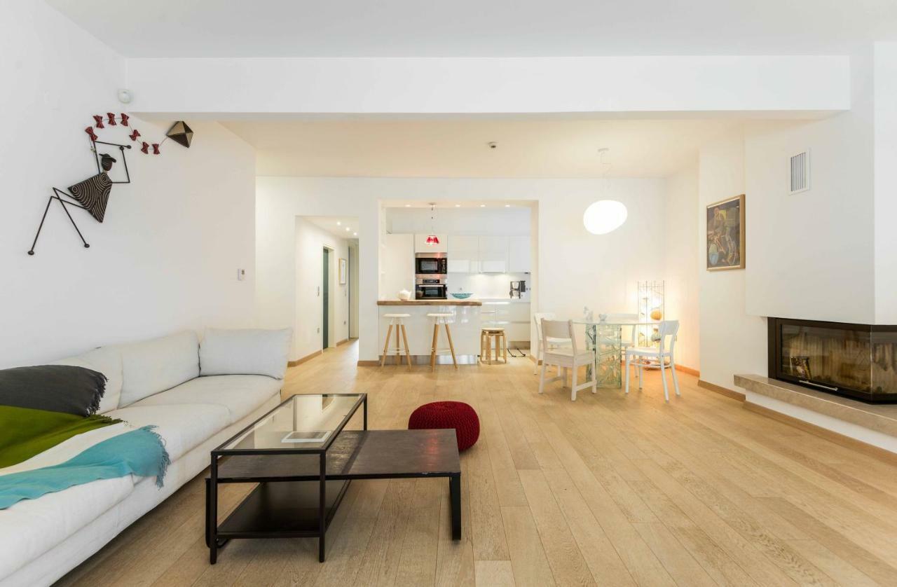 Stylish 3-Bedroom Apartment & Terrace Thessaloníki Exteriör bild